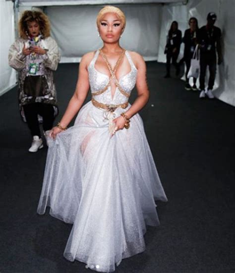 Why Nicki Minaj’s Versace Look at the EMA’s was actually Perfect